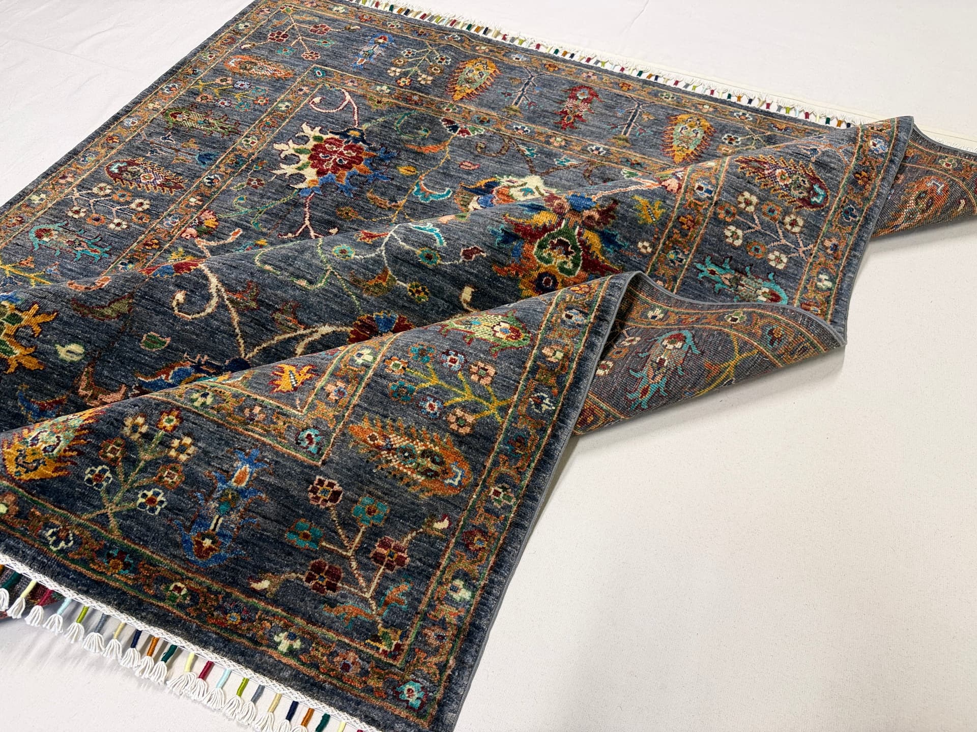 Grey Oushak Hand-Knotted Wool Rug — Detail