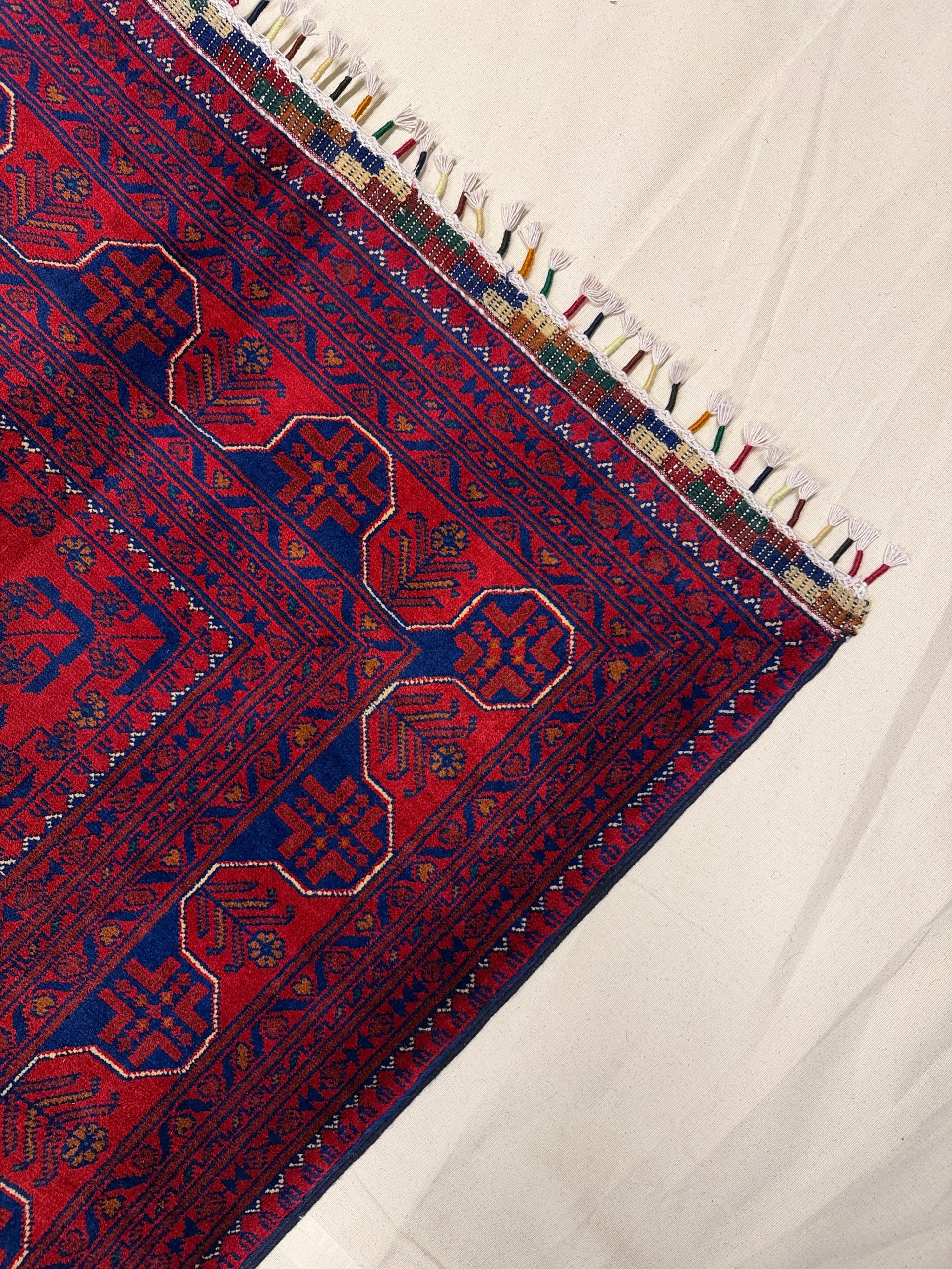 Red Khamyab Hand-Knotted Wool Rug — Detail
