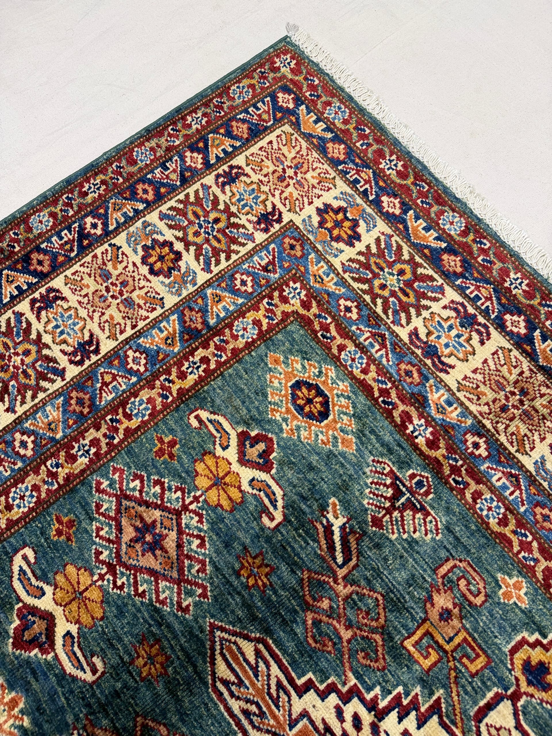 أزرق مخضر سجادة تركمانية زرقاء مخضرة من الصوف المعقود يدوياً — تفصيل